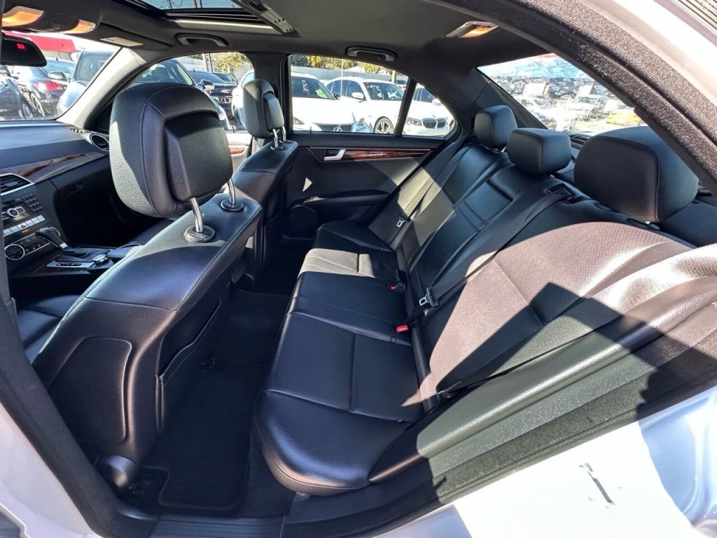 2014 Mercedes-Benz C-Class Image 17