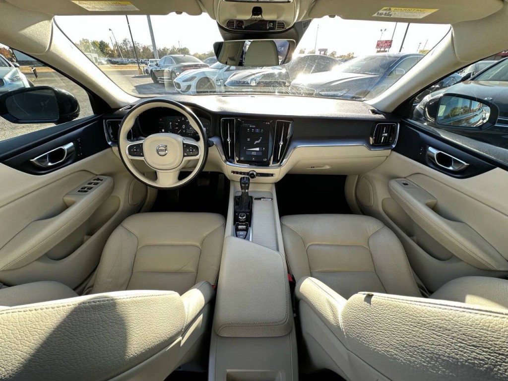 2019 Volvo S60 Image 2