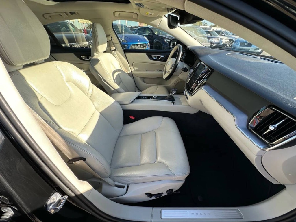 2019 Volvo S60 Image 13