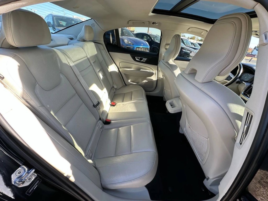 2019 Volvo S60 Image 14