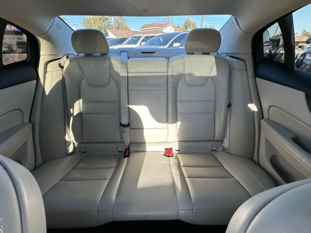 2019 Volvo S60 Image 16
