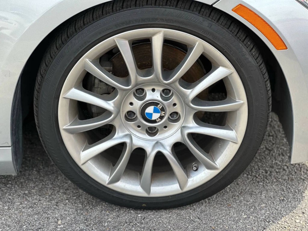 2013 BMW 3 Series Image 19