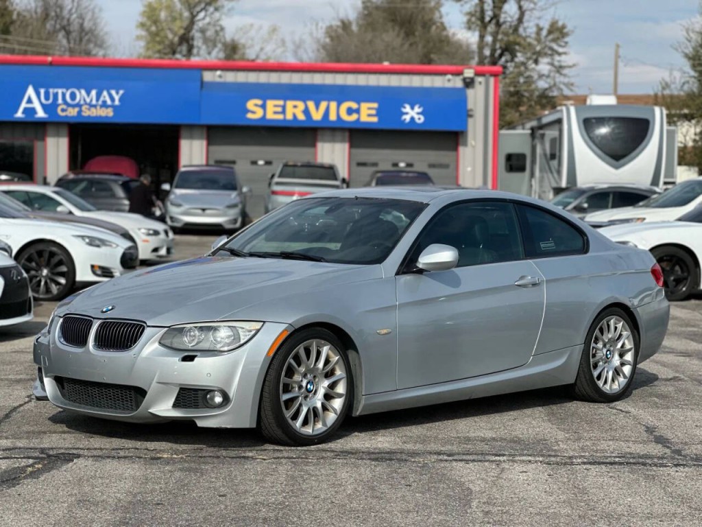 2013 BMW 3 Series Image 1