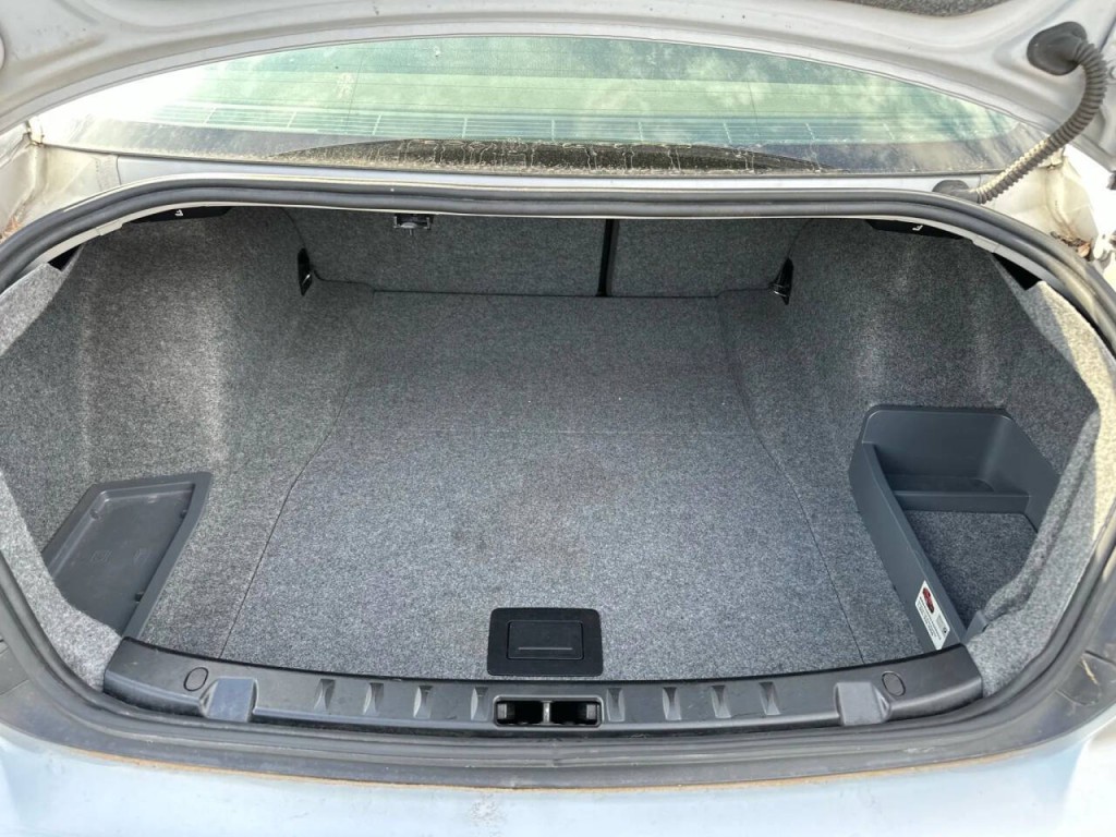 2013 BMW 3 Series Image 13