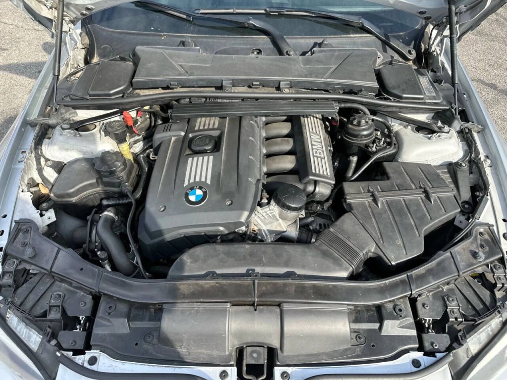 2013 BMW 3 Series Image 14