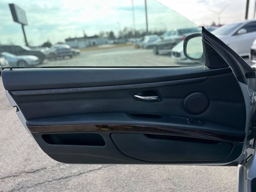 2013 BMW 3 Series Image 15