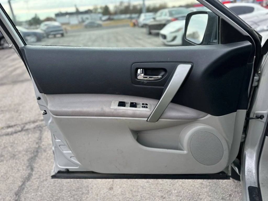 2012 Nissan Rogue Image 19