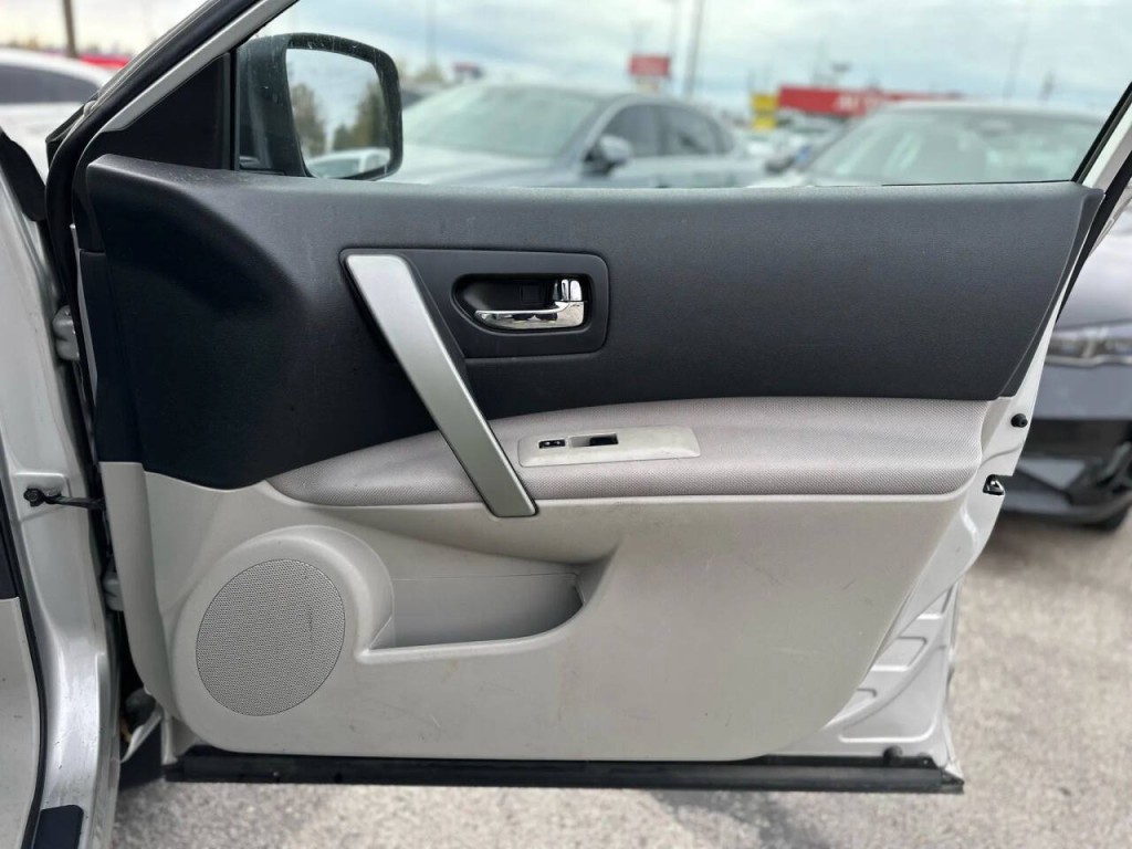 2012 Nissan Rogue Image 21