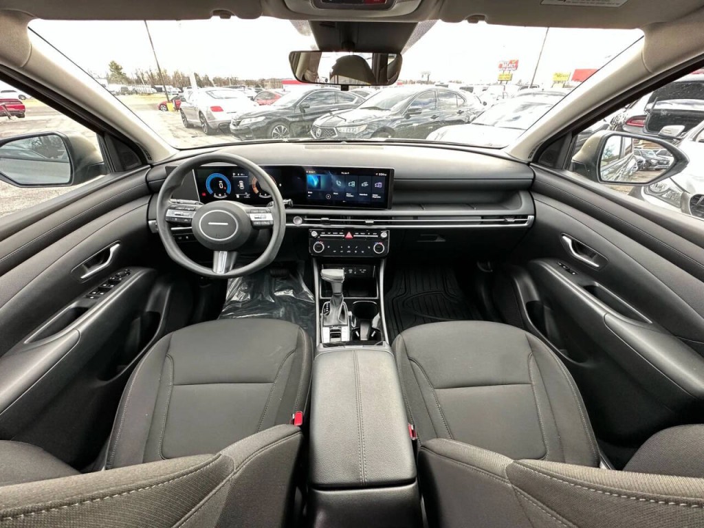 2025 Hyundai Tucson Image 2