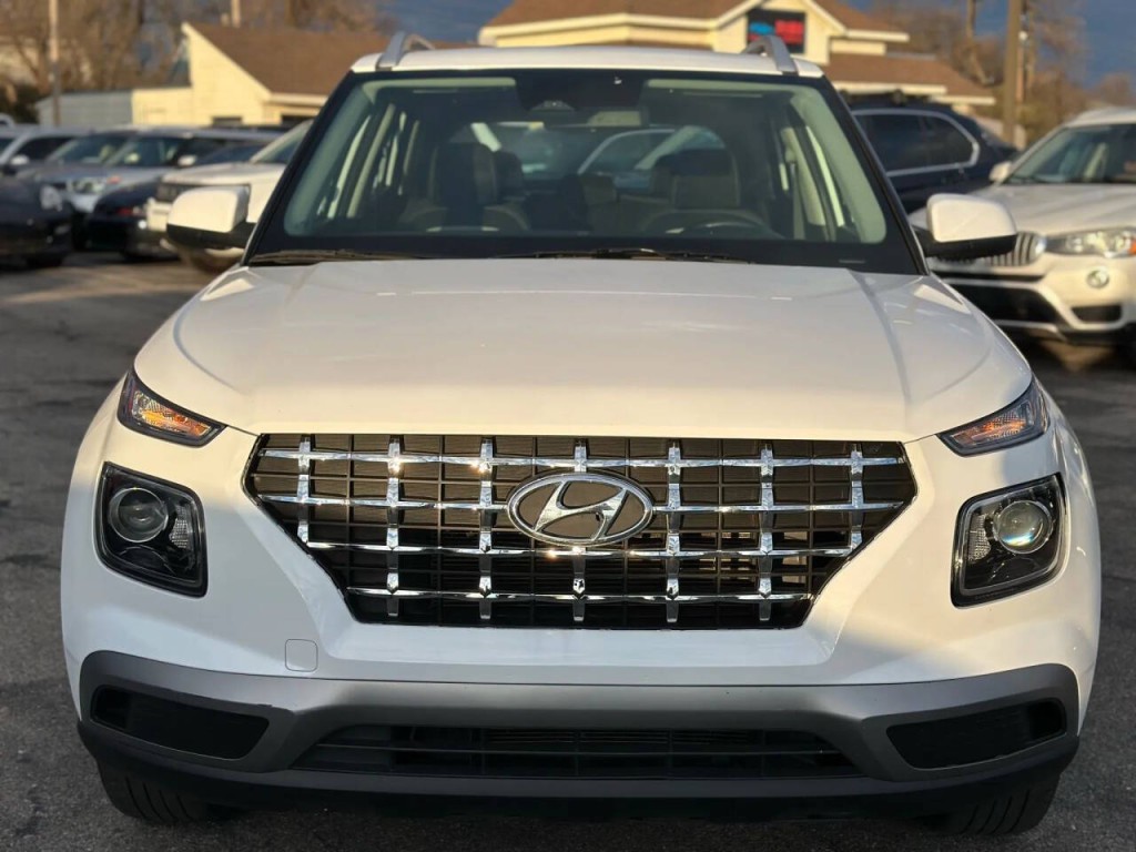 2024 Hyundai Venue Image 3