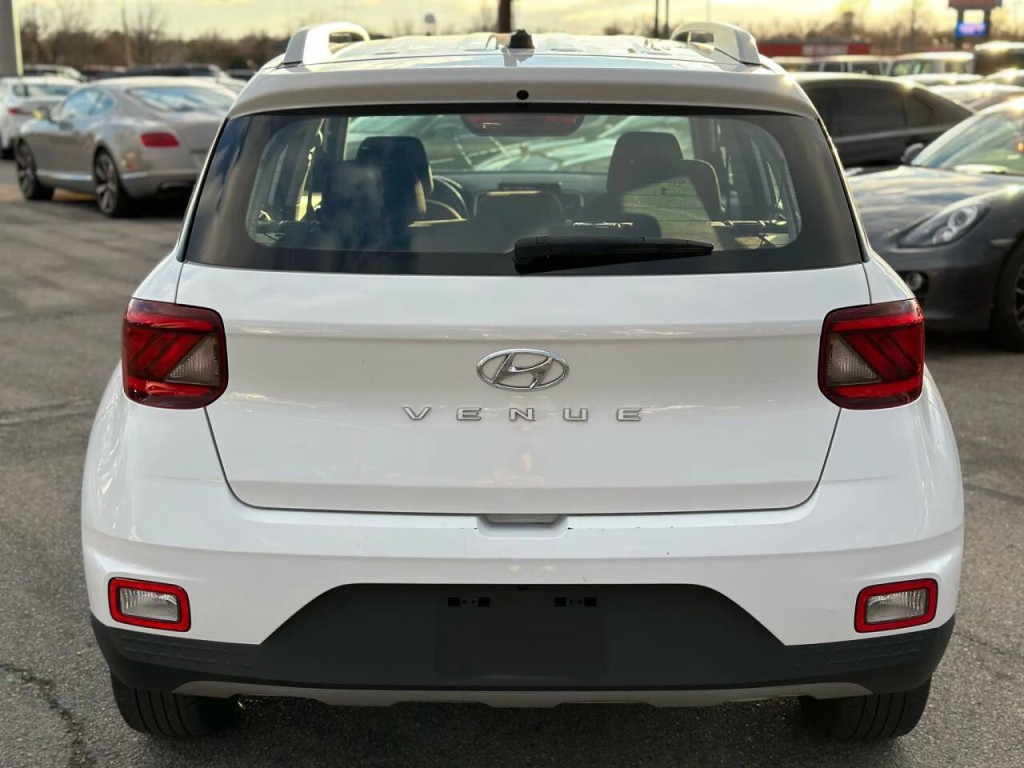 2024 Hyundai Venue Image 7