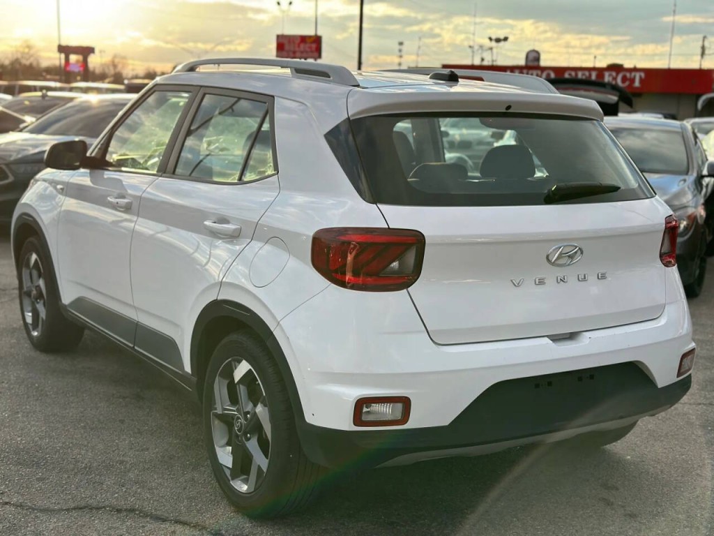 2024 Hyundai Venue Image 8