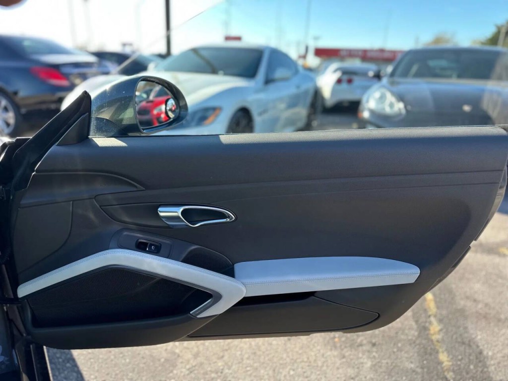 2014 Porsche Cayman Image 18