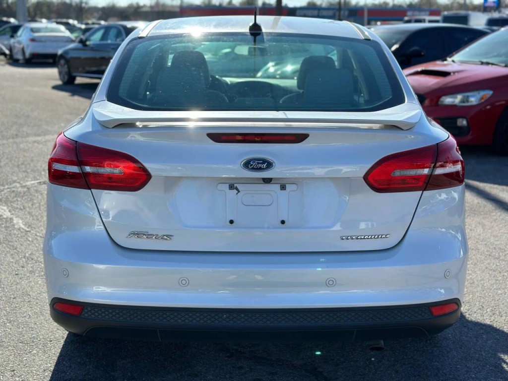 2017 Ford Focus Image 7