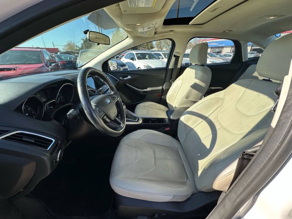 2017 Ford Focus Image 10