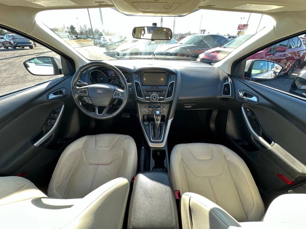2017 Ford Focus Image 11