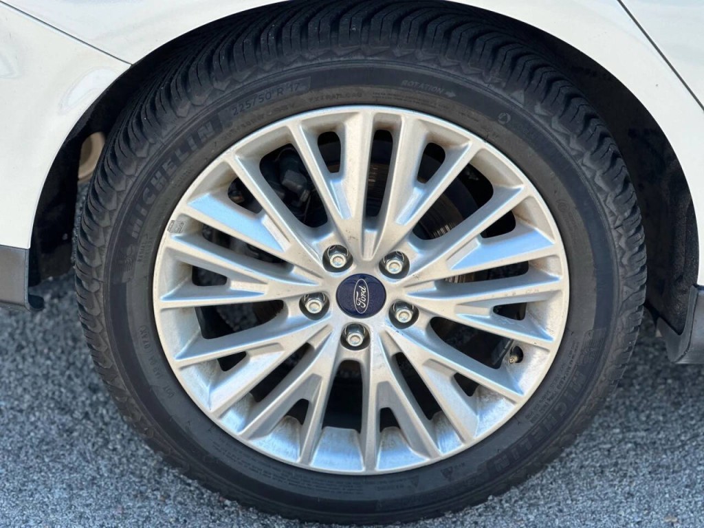 2017 Ford Focus Image 24