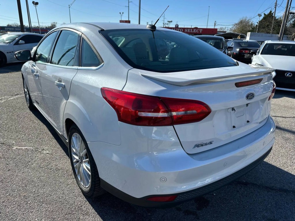 2017 Ford Focus Image 33