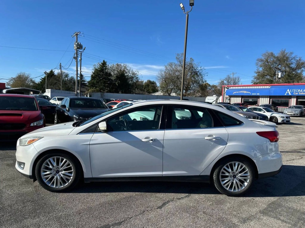 2017 Ford Focus Image 34