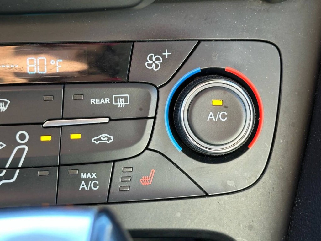 2017 Ford Focus Image 35