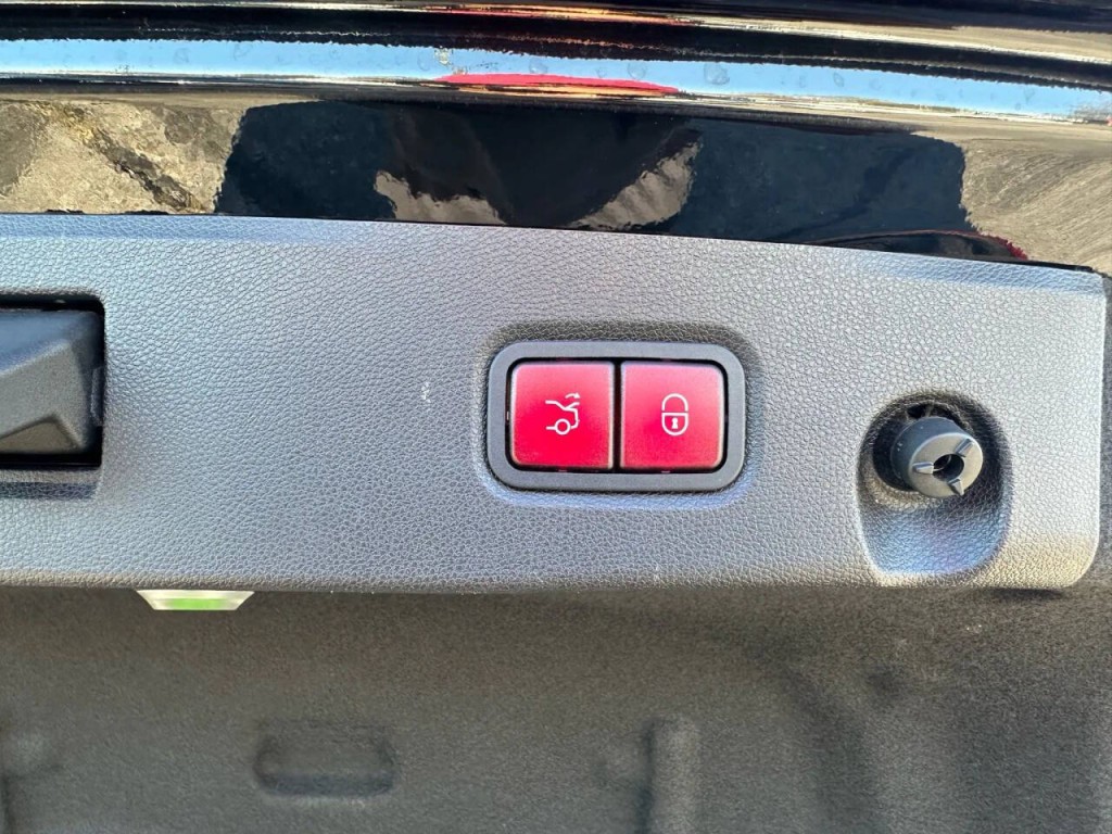 2016 Mercedes-Benz CLS-Class Image 43