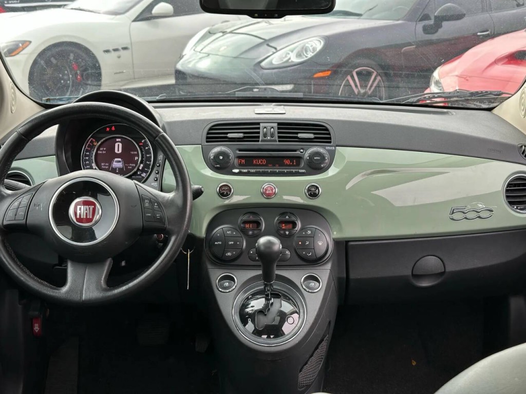 2015 FIAT 500 Image 12