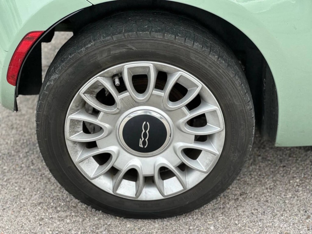 2015 FIAT 500 Image 20