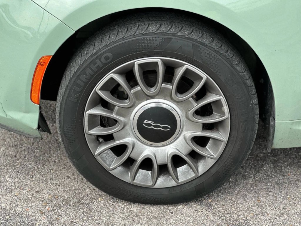 2015 FIAT 500 Image 22