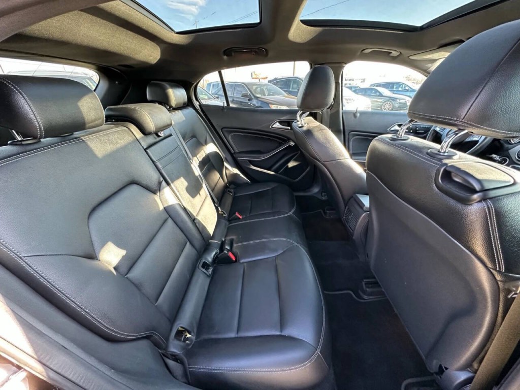 2016 Mercedes-Benz GLA-Class Image 14