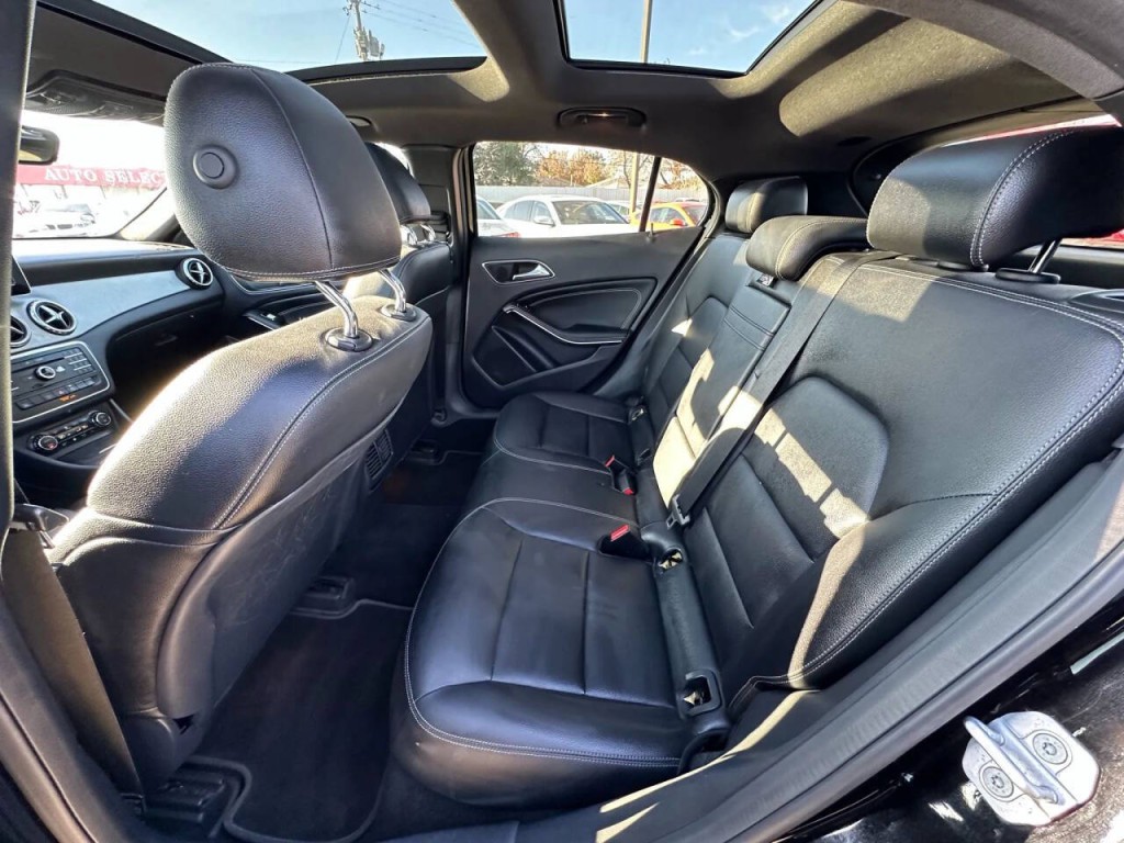 2016 Mercedes-Benz GLA-Class Image 16