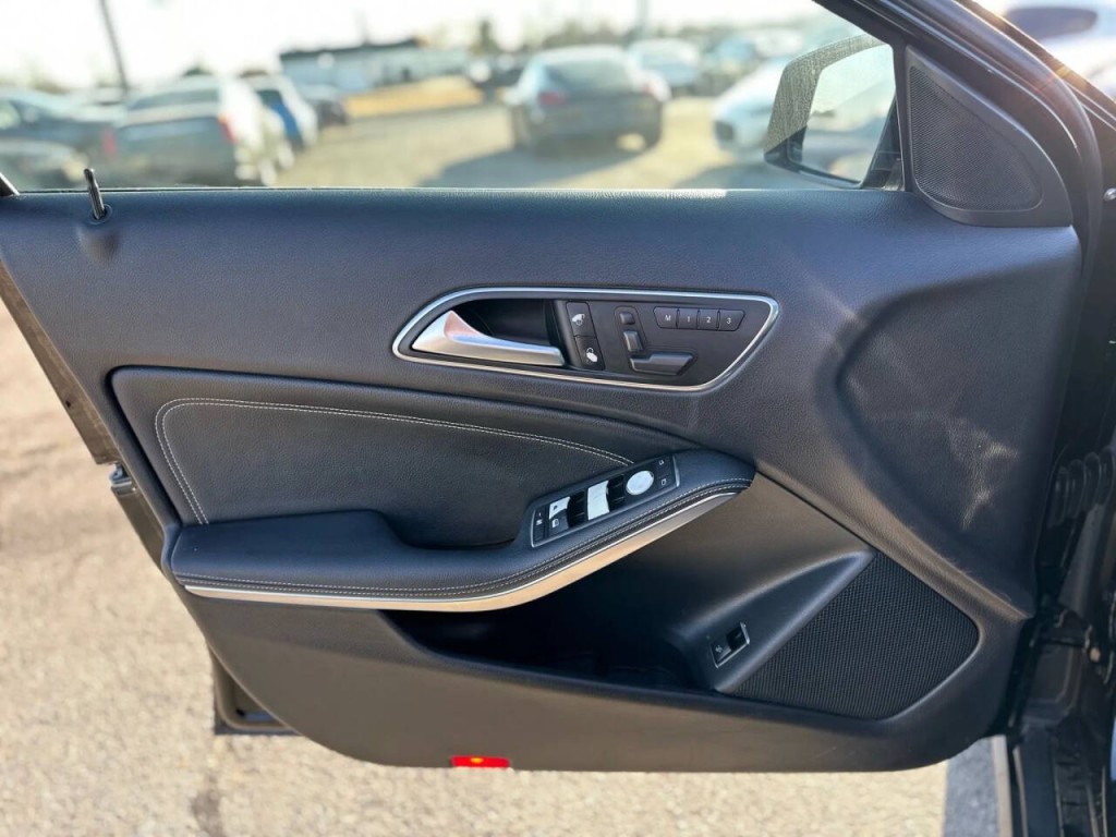 2016 Mercedes-Benz GLA-Class Image 19