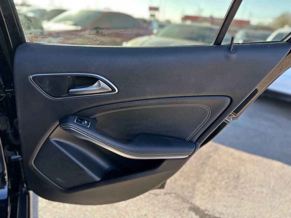 2016 Mercedes-Benz GLA-Class Image 22