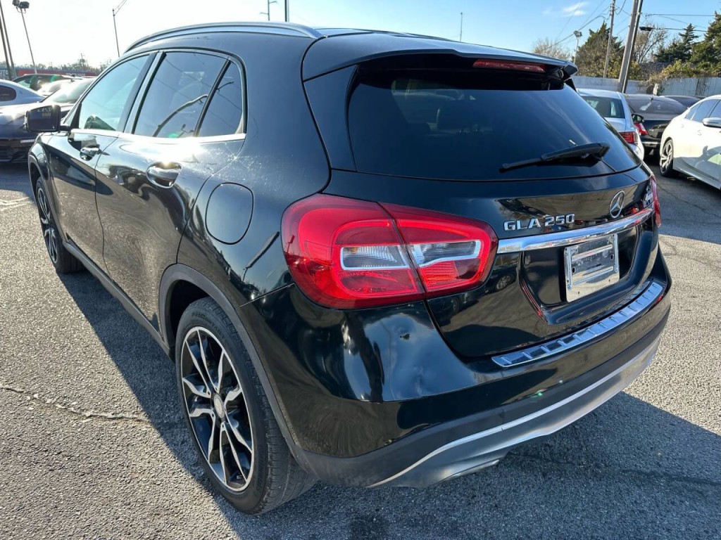 2016 Mercedes-Benz GLA-Class Image 33