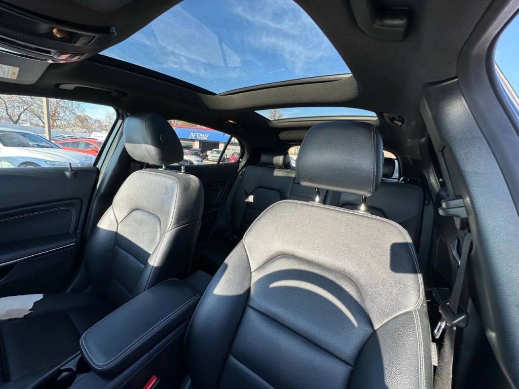 2016 Mercedes-Benz GLA-Class Image 36