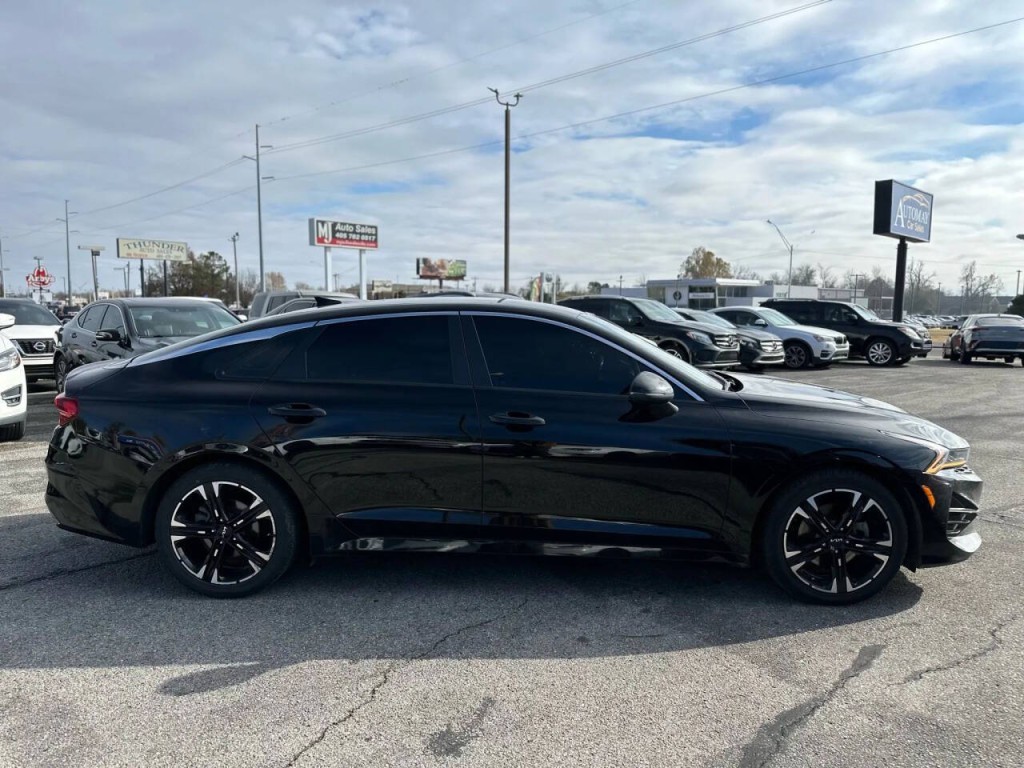 2022 Kia K5 Image 5