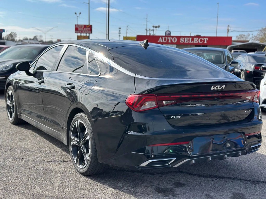 2022 Kia K5 Image 8