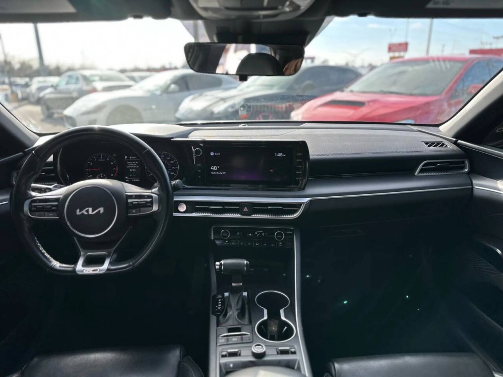 2022 Kia K5 Image 12