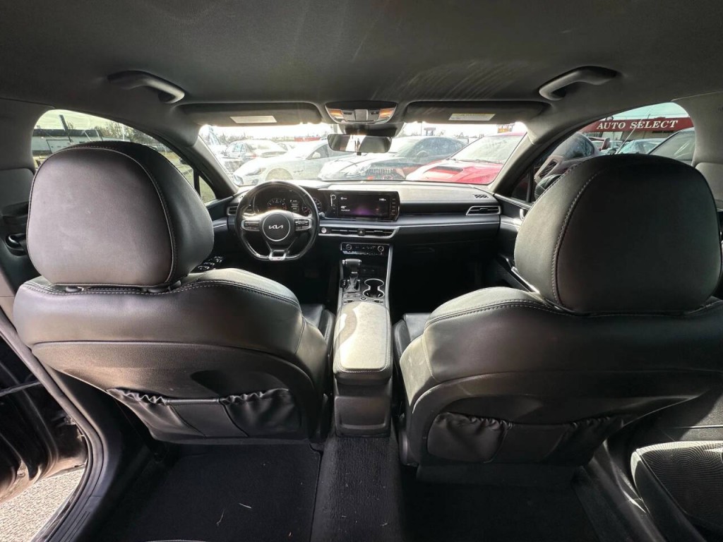 2022 Kia K5 Image 15