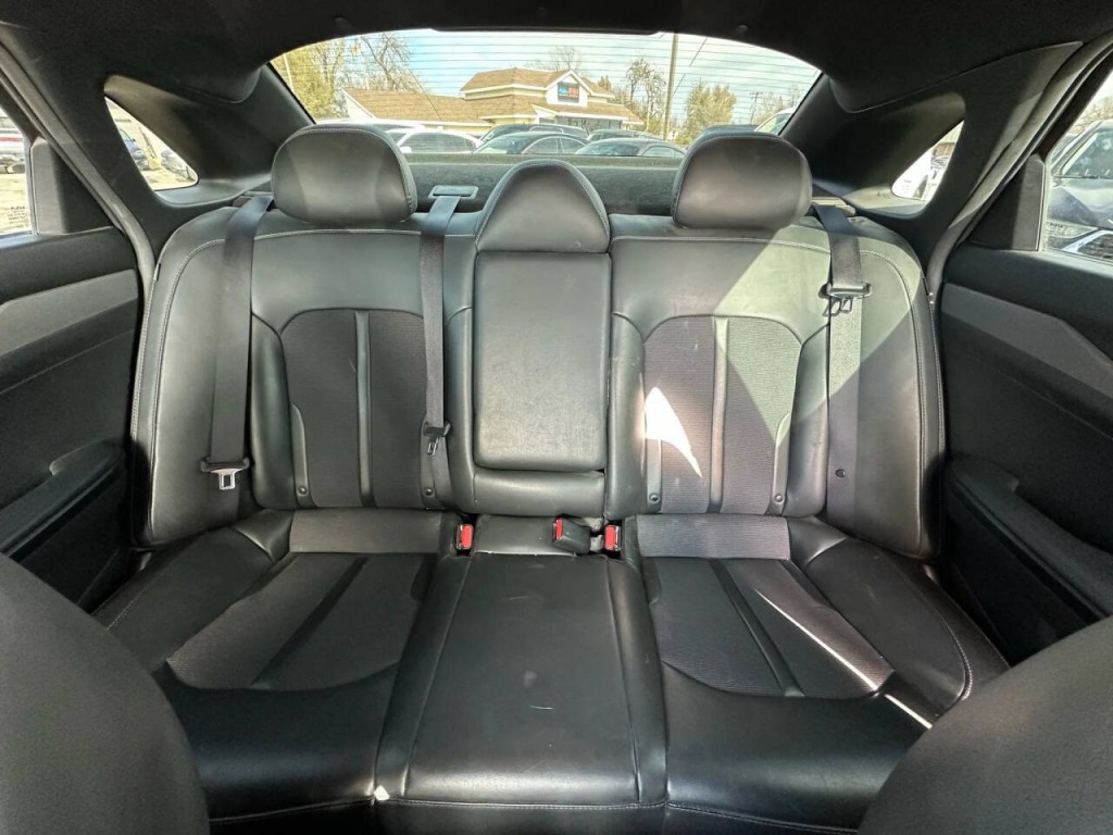 2022 Kia K5 Image 16