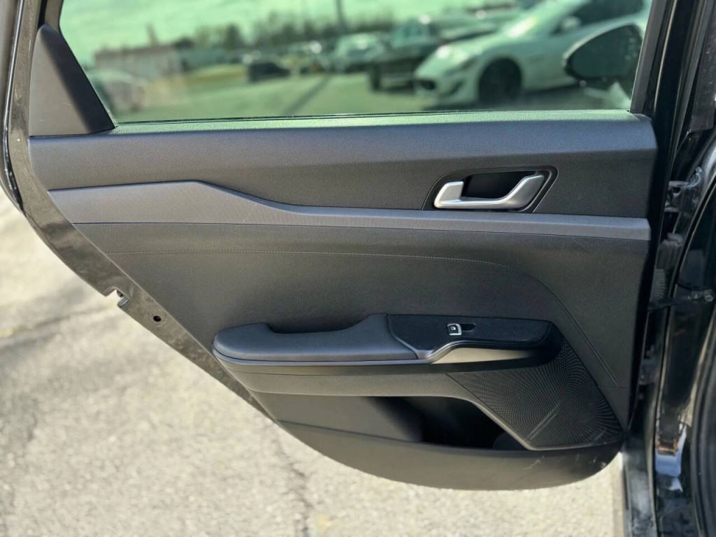 2022 Kia K5 Image 19