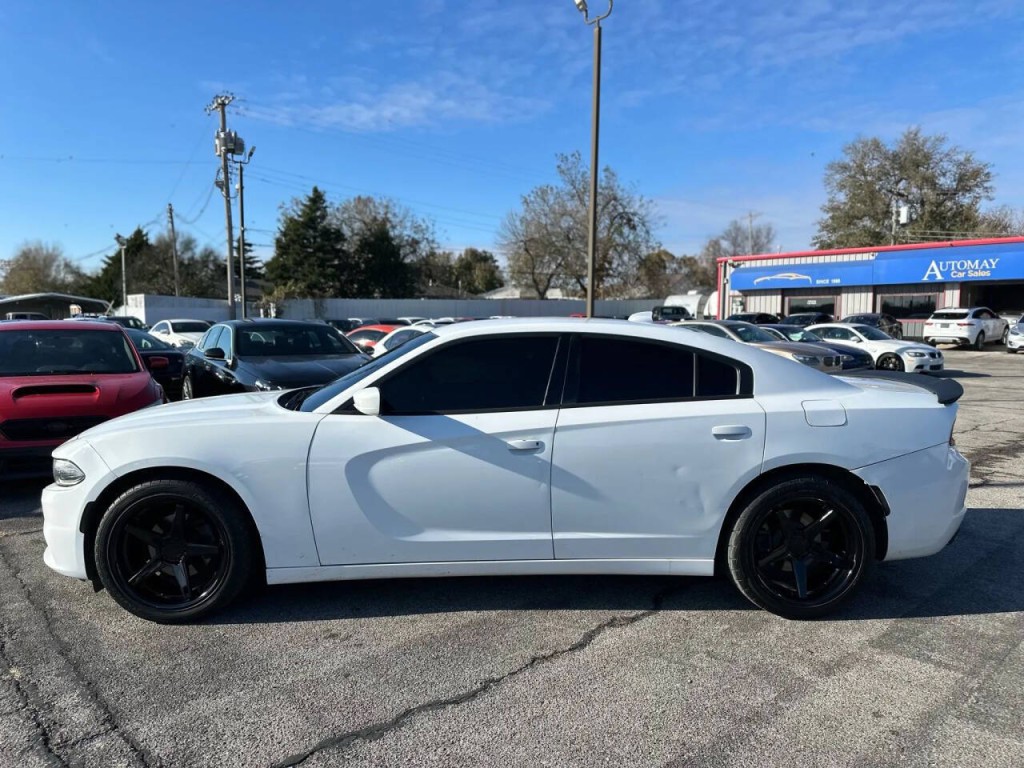 2015 Dodge Charger Image 9