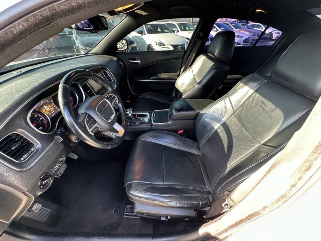 2015 Dodge Charger Image 10