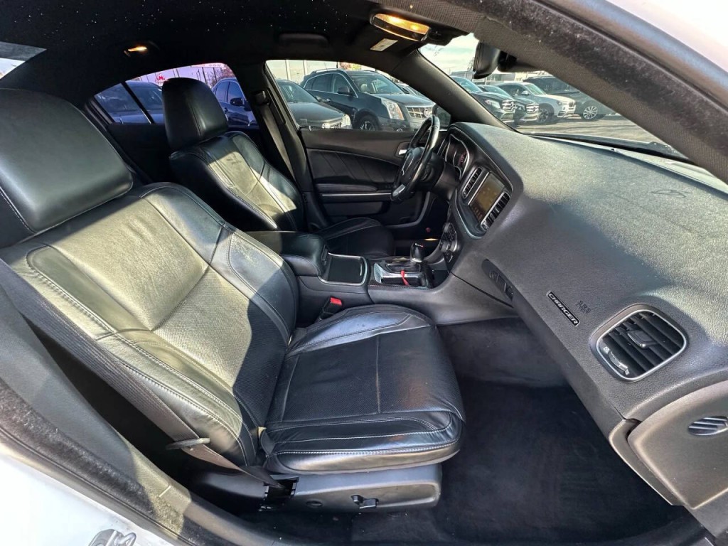 2015 Dodge Charger Image 13