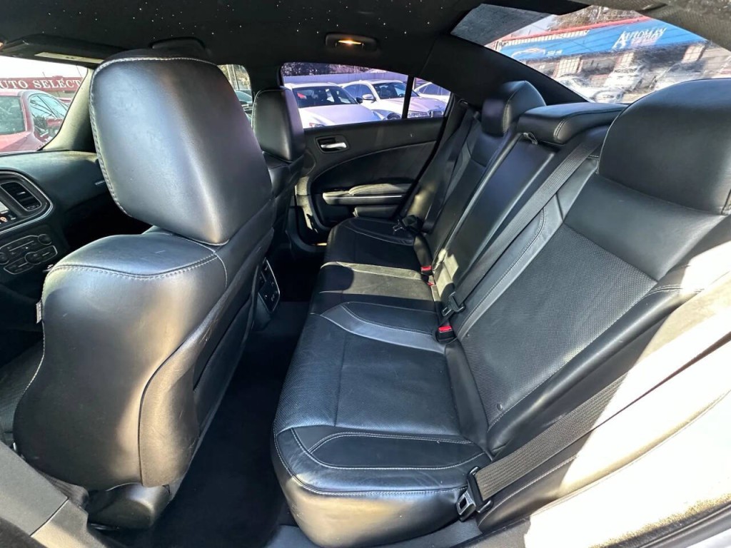 2015 Dodge Charger Image 17