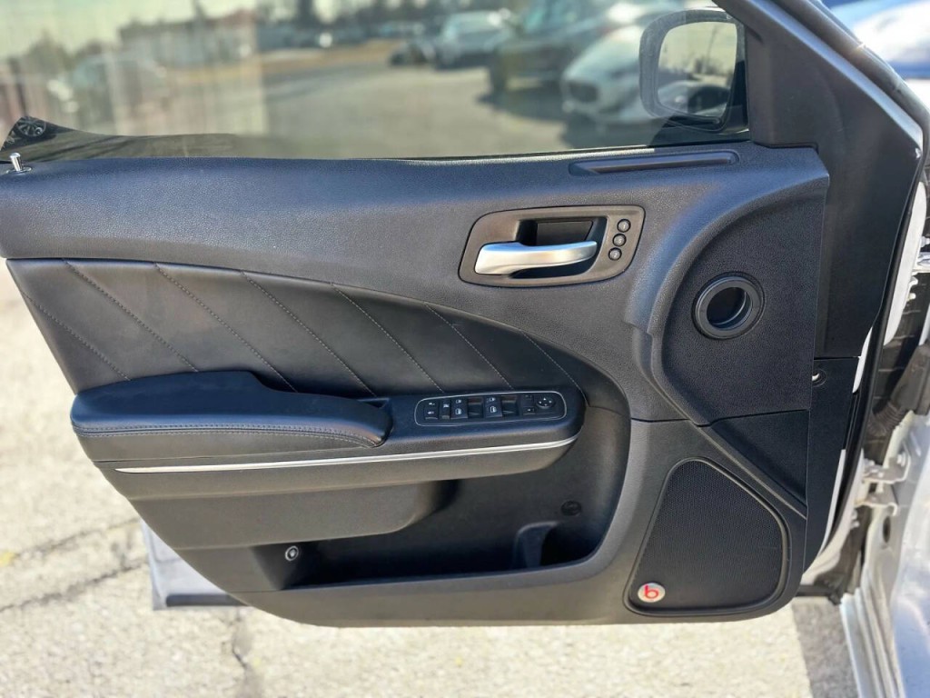 2015 Dodge Charger Image 19