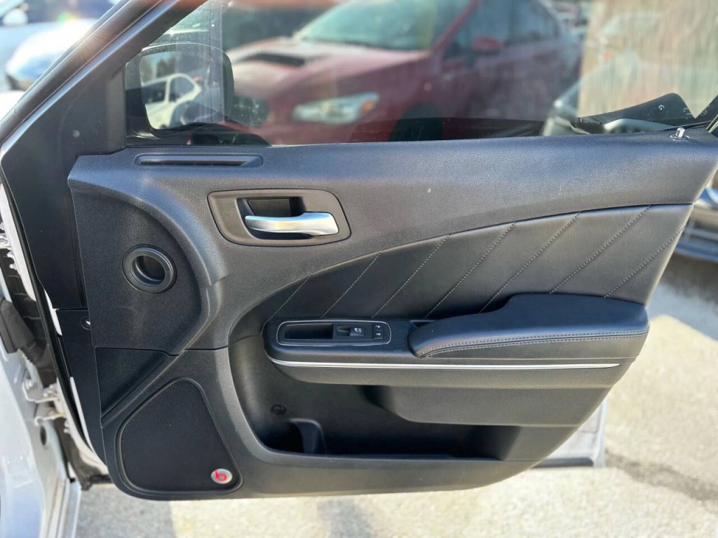 2015 Dodge Charger Image 20