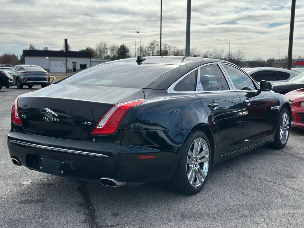 2013 Jaguar XJ Image 6