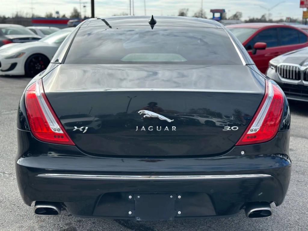 2013 Jaguar XJ Image 7