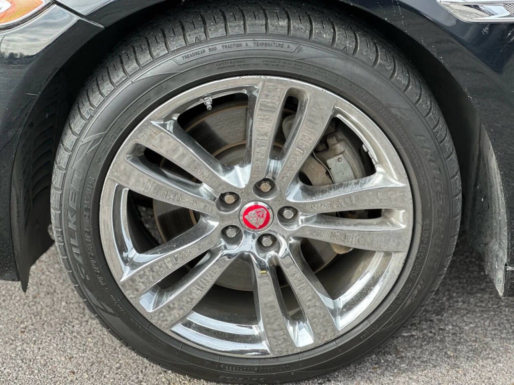 2013 Jaguar XJ Image 19