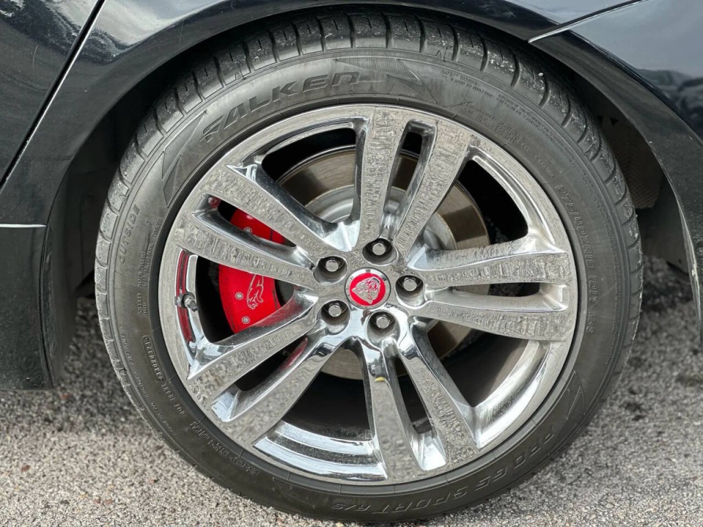 2013 Jaguar XJ Image 20